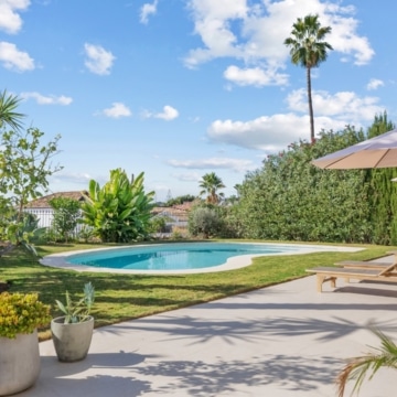 Scandinavian-style villa with panoramic views over Los Naranjos Golf in Nueva Andalucía Picture 6
