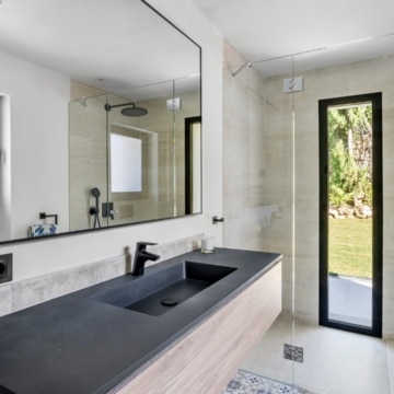 Scandinavian-style villa with panoramic views over Los Naranjos Golf in Nueva Andalucía Picture 28