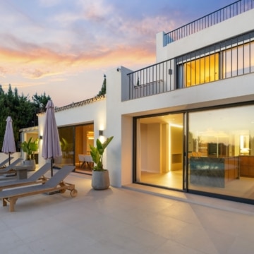 Scandinavian-style villa with panoramic views over Los Naranjos Golf in Nueva Andalucía Picture 34