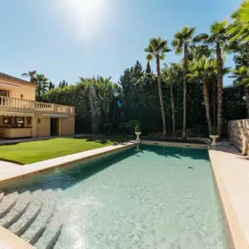 Five bedroom Mediterranean Villa offering serene views in Nueva Andalucía, Marbella Picture 29