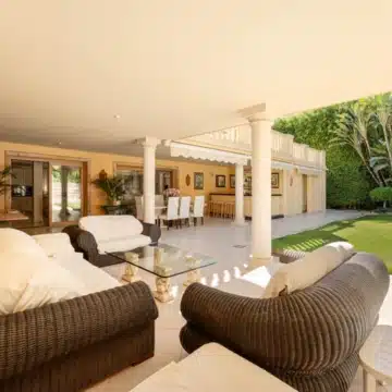 Five bedroom Mediterranean Villa offering serene views in Nueva Andalucía, Marbella Picture 31