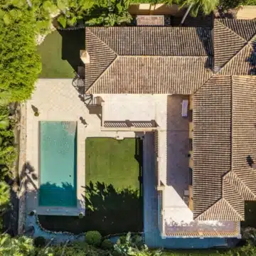 Five bedroom Mediterranean Villa offering serene views in Nueva Andalucía, Marbella Picture 35