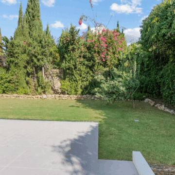 Scandinavian-style villa with panoramic views over Los Naranjos Golf in Nueva Andalucía Picture 15