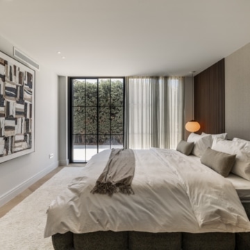Villa nestled on a privileged location with beautiful golf and sea views in Nueva Andalucia Picture 42