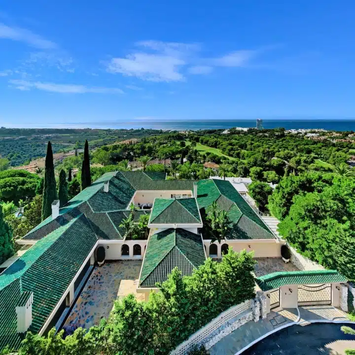 Impressive Estate enjoying panoramic sea views with a plot of almost 6000 m² in Rio Real, Marbella Picture