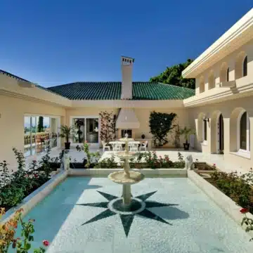 Impressive Estate enjoying panoramic sea views with a plot of almost 6000 m² in Rio Real, Marbella Picture 5