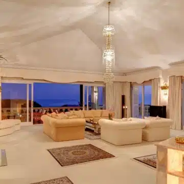 Impressive Estate enjoying panoramic sea views with a plot of almost 6000 m² in Rio Real, Marbella Picture 1