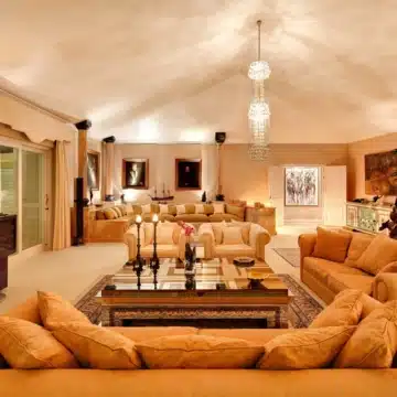 Impressive Estate enjoying panoramic sea views with a plot of almost 6000 m² in Rio Real, Marbella Picture 2