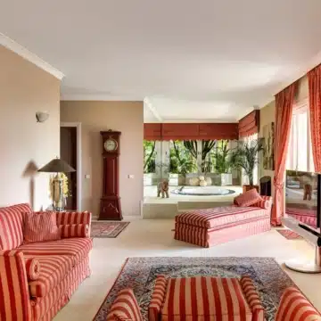 Impressive Estate enjoying panoramic sea views with a plot of almost 6000 m² in Rio Real, Marbella Picture 11