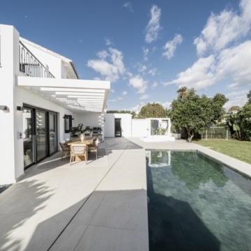Newly renovated villa in a peaceful neighbourhood of Linda Vista Baja, San Pedro de Alcantara Picture 0