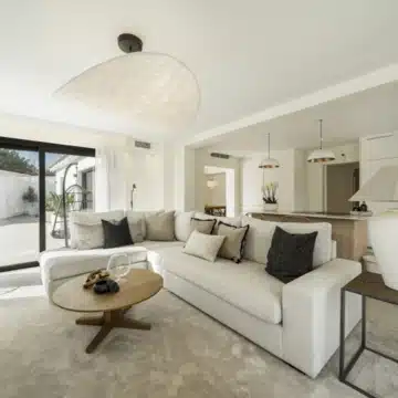 Newly renovated villa in a peaceful neighbourhood of Linda Vista Baja, San Pedro de Alcantara Picture 4