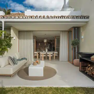 Four bedroom townhouse with timeless interior in Aloha, Nueva Andalucia Picture 11