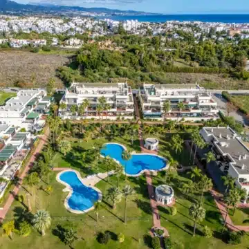 Refurbished apartment in the sought-after residential community Lorcrimar, Nueva Andalucía Picture 22