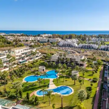 Refurbished apartment in the sought-after residential community Lorcrimar, Nueva Andalucía Picture 25