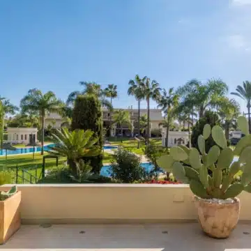 Refurbished apartment in the sought-after residential community Lorcrimar, Nueva Andalucía Picture 30