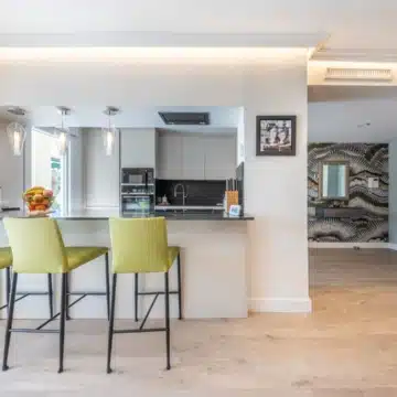 Refurbished apartment in the sought-after residential community Lorcrimar, Nueva Andalucía Picture 3