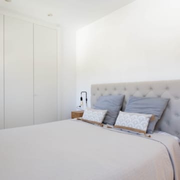 Elegant south-facing penthouse featuring spacious terrace with sea views in Paraiso Pueblo, Benahavís Picture 15