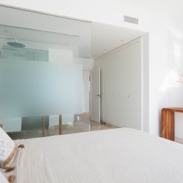 Elegant south-facing penthouse featuring spacious terrace with sea views in Paraiso Pueblo, Benahavís Picture 20