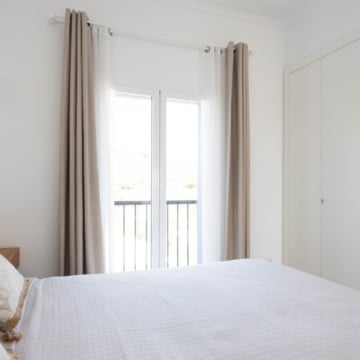Elegant south-facing penthouse featuring spacious terrace with sea views in Paraiso Pueblo, Benahavís Picture 22