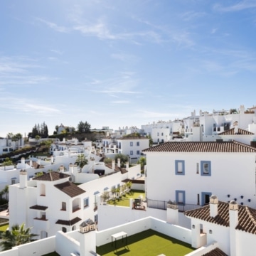 Elegant south-facing penthouse featuring spacious terrace with sea views in Paraiso Pueblo, Benahavís Picture 29