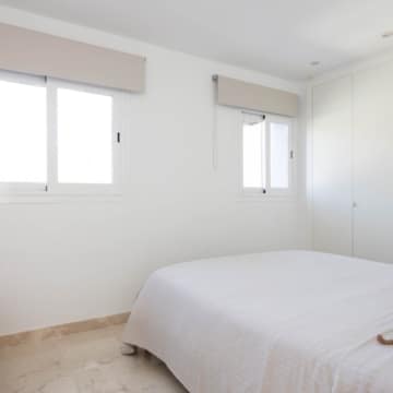 Elegant south-facing penthouse featuring spacious terrace with sea views in Paraiso Pueblo, Benahavís Picture 14