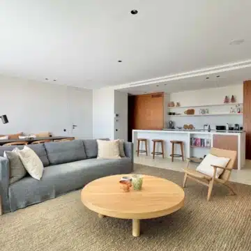 Luxury corner apartment with panoramic sea and golf views in BYU Hills, Benahavis Picture 5