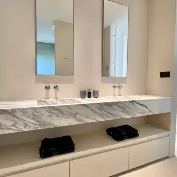 Luxury corner apartment with panoramic sea and golf views in BYU Hills, Benahavis Picture 29