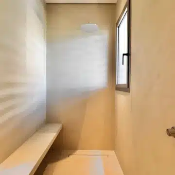 Luxury corner apartment with panoramic sea and golf views in BYU Hills, Benahavis Picture 30