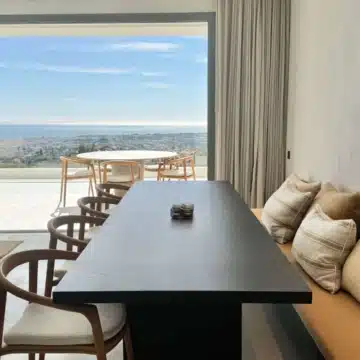 Luxury corner apartment with panoramic sea and golf views in BYU Hills, Benahavis Picture 38