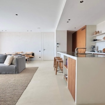 Luxury corner apartment with panoramic sea and golf views in BYU Hills, Benahavis Picture 13