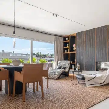 Impressive duplex penthouse with sea views just steps from Puerto Banús Picture 9