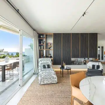 Impressive duplex penthouse with sea views just steps from Puerto Banús Picture 4