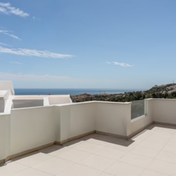 Luxury semi detached house with panoramic sea views in Benalmádena Picture 25