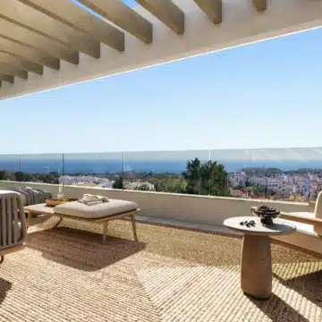 Omnia – Three bedroom penthouse with panoramic views in El Campanario, Estepona Picture 4