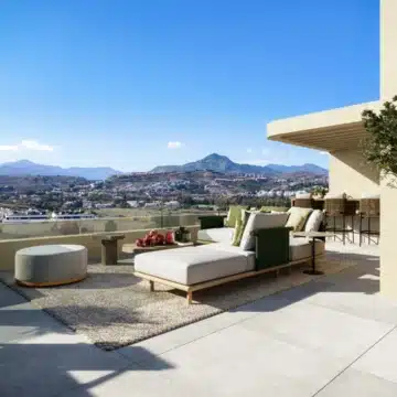 Omnia – Three bedroom penthouse with panoramic views in El Campanario, Estepona Picture 1