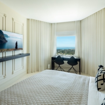 Luxury renovated four bedroom penthouse in Jardines Colgantes, Marbella Golden Mile Picture 27