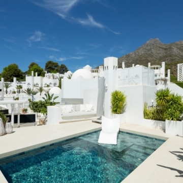 Luxury renovated four bedroom penthouse in Jardines Colgantes, Marbella Golden Mile Picture 28