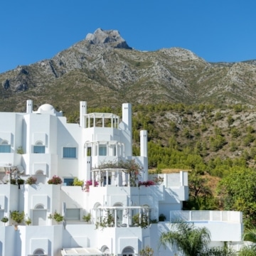 Luxury renovated four bedroom penthouse in Jardines Colgantes, Marbella Golden Mile Picture 9