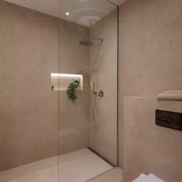 Remarkable triplex penthouse in the heart of Nueva Andalucía, Marbella Picture 12