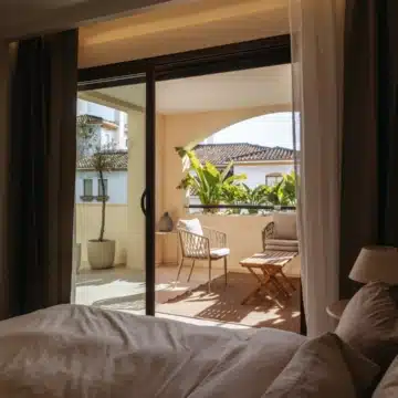 Remarkable triplex penthouse in the heart of Nueva Andalucía, Marbella Picture 5