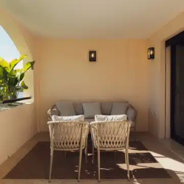 Remarkable triplex penthouse in the heart of Nueva Andalucía, Marbella Picture 14