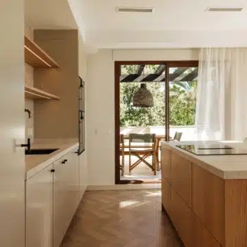 Remarkable triplex penthouse in the heart of Nueva Andalucía, Marbella Picture 54