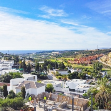 Building Plot in a growing residential area of Estepona with sea and golf views Picture 8