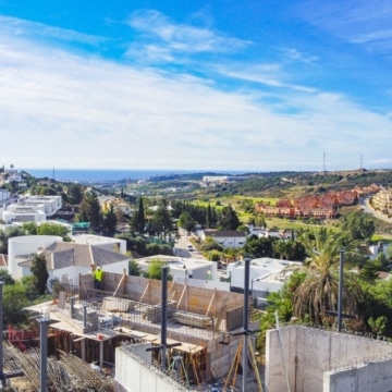 Building Plot in a growing residential area of Estepona with sea and golf views Picture 11