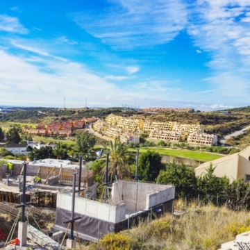 Building Plot in a growing residential area of Estepona with sea and golf views Picture 2