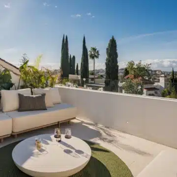 Cozy three bedroom townhouse ideally located in Aloha, Nueva Andalucia Picture 2