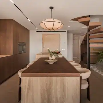 Cozy three bedroom townhouse ideally located in Aloha, Nueva Andalucia Picture 9