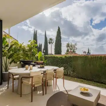 Cozy three bedroom townhouse ideally located in Aloha, Nueva Andalucia Picture 10