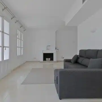 Charming Townhouse in the picturesque pueblo of La Perla de la Heredia, Benahavís Picture 2