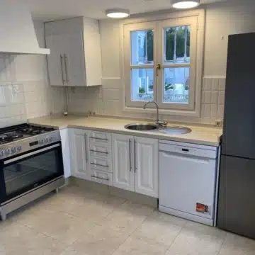 Charming Townhouse in the picturesque pueblo of La Perla de la Heredia, Benahavís Picture 5